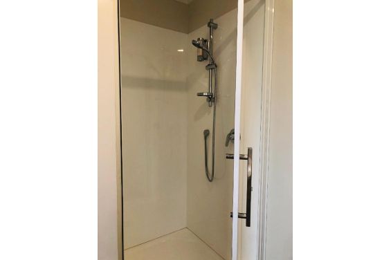 King Studio shower