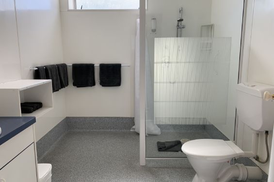 Family Unit (Accessible/1-Bedroom) accessible shower